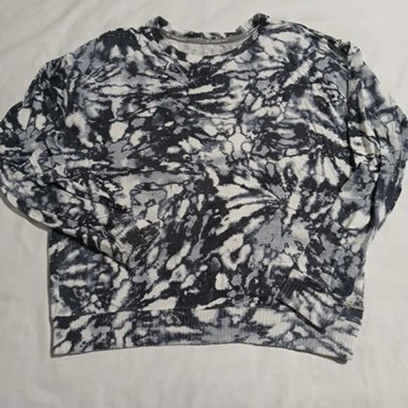 Andrew Marc  Large Navy/White Tie-Dye Women's Long-Sleeved top Easy Care - Picture 3 of 14